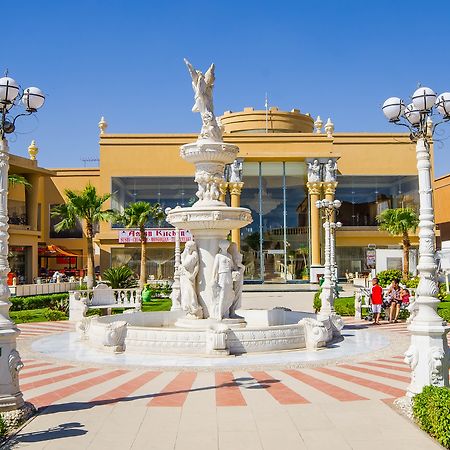 Titanic Palace Families And Couples Only Hurghada Ngoại thất bức ảnh Fountain at the entrance of the resort